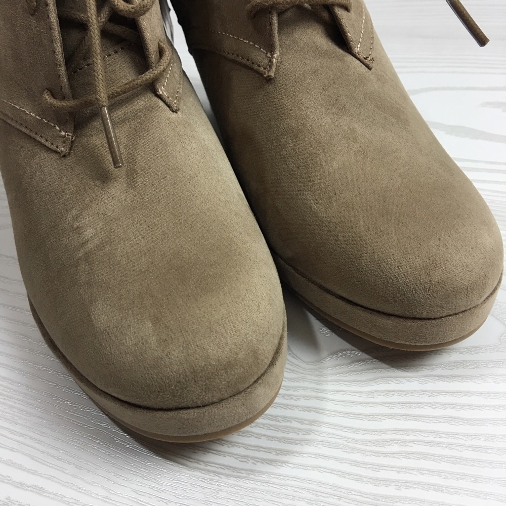 DV TERRI Wedge Lace-Up Ankle Booties Faux Suede - Picture 4 of 8